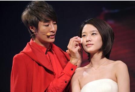 一手面包一手玫瑰 來金寶匯活出你的漂亮人生