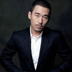 張默?