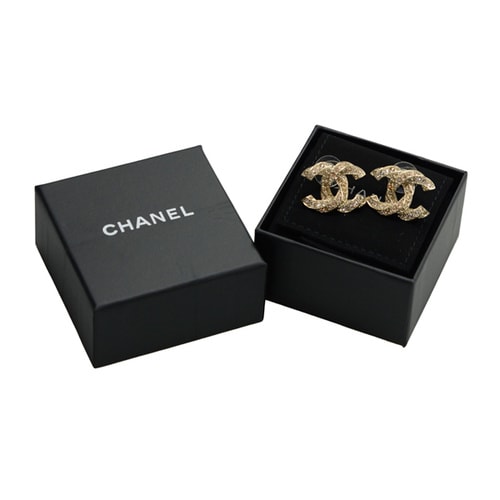 CHANEL/香奈兒 經(jīng)典金色雙C扭紋水鉆耳釘耳環(huán) A86075