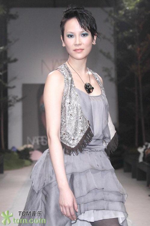 http://m.omega3-ala.com/pics/star/pic/54dfe919902bff323eec5f1f72b65040.jpg